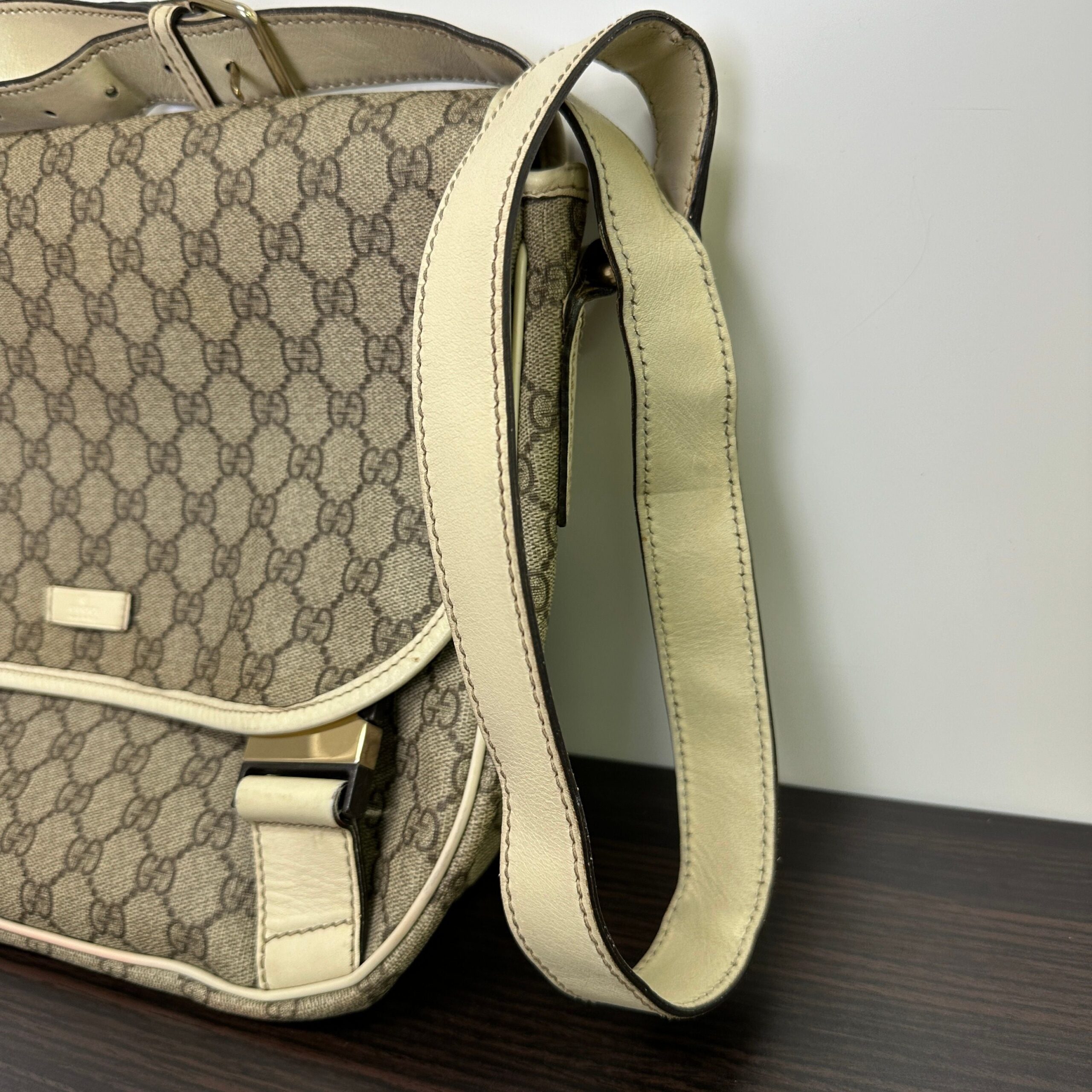 Snaffle Bit Vinyl Borsa a tracolla Gucci Grigio In Vinyl