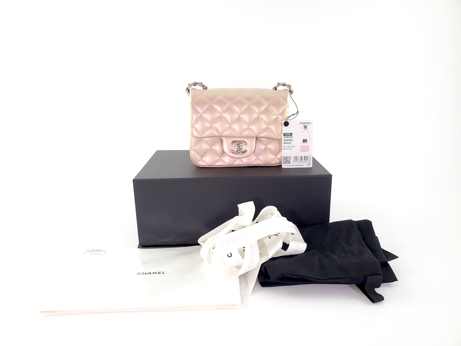 Nuova CHANEL Mini borsa quadrata in pelle di Vitello Rosa iridescenti