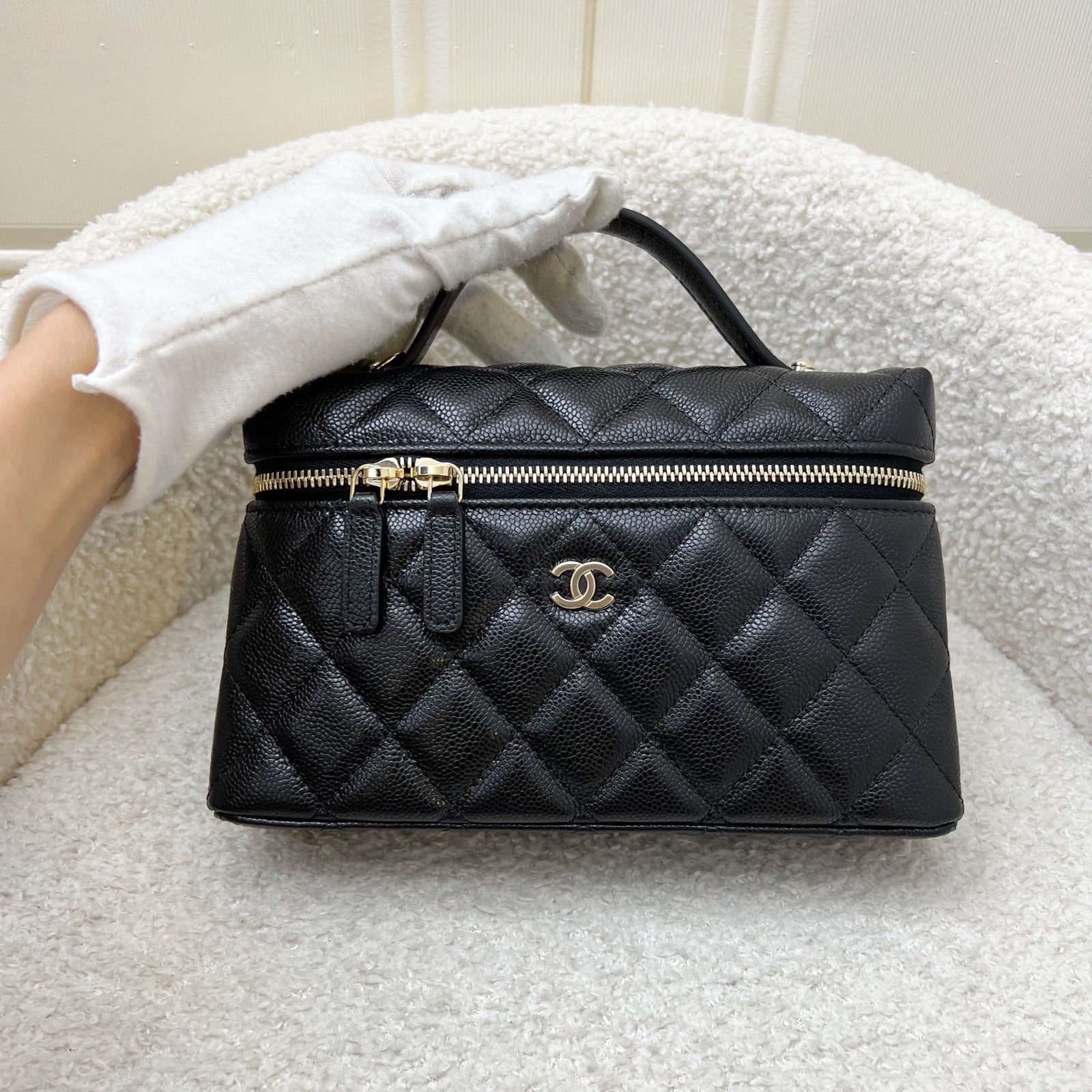 Chanel 25C Vanity / Clutch with Chain (LP Style Bag) in Nero Caviar and LGHW