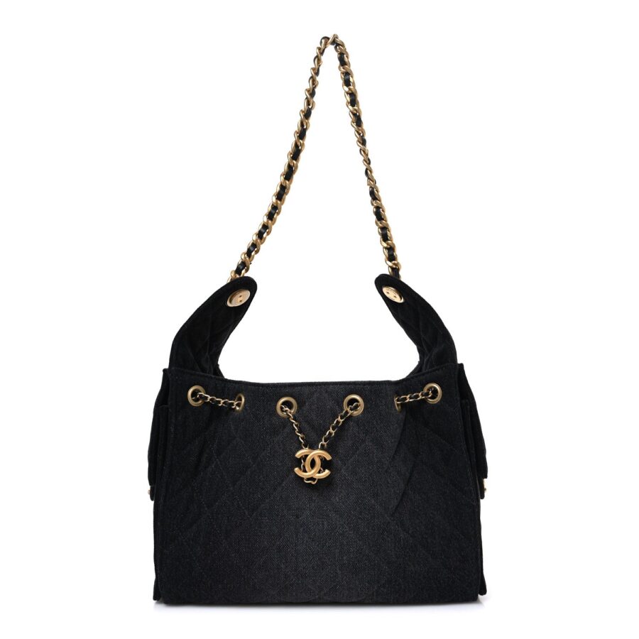 Chanel handbag black – front view