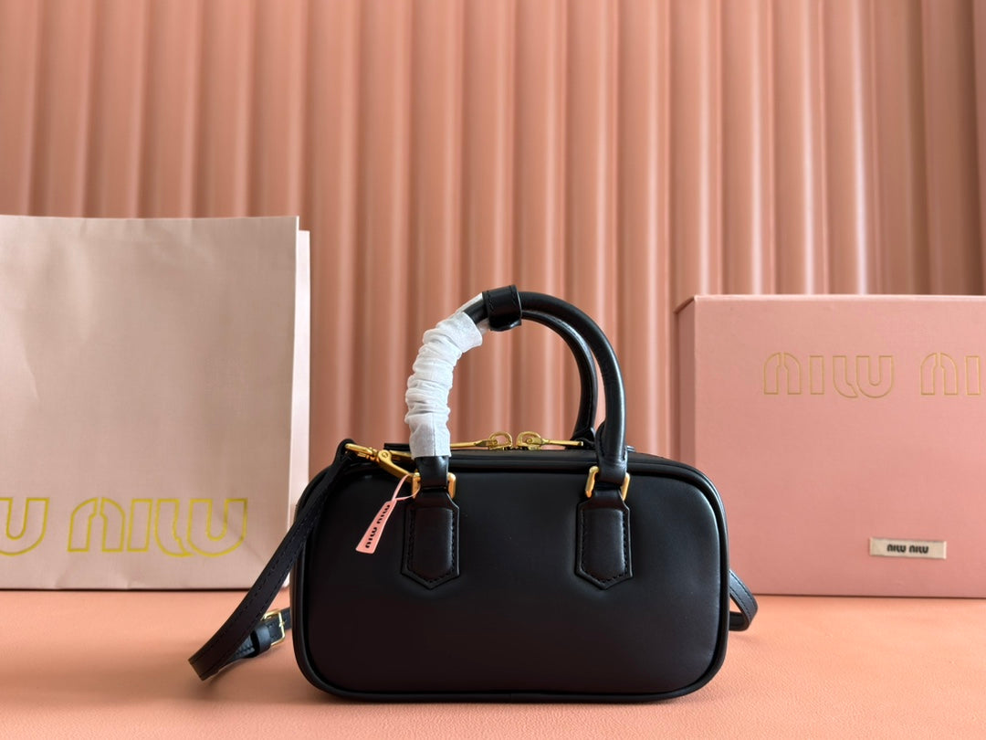 ARCADIE BAG 19 IN Nero SHINY Pelle di vitello